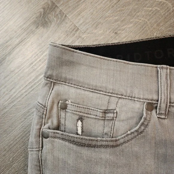 NWT Torrid Bombshell Skinny Jeans 22 Gray Distressed‎ High Rise Soft Stretch - Picture 10 of 16